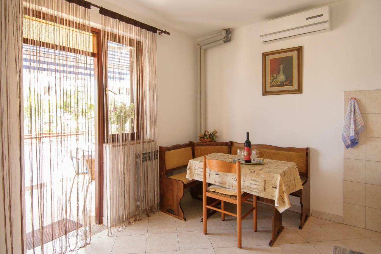 Apartments Nives Poreč Buitenkant foto