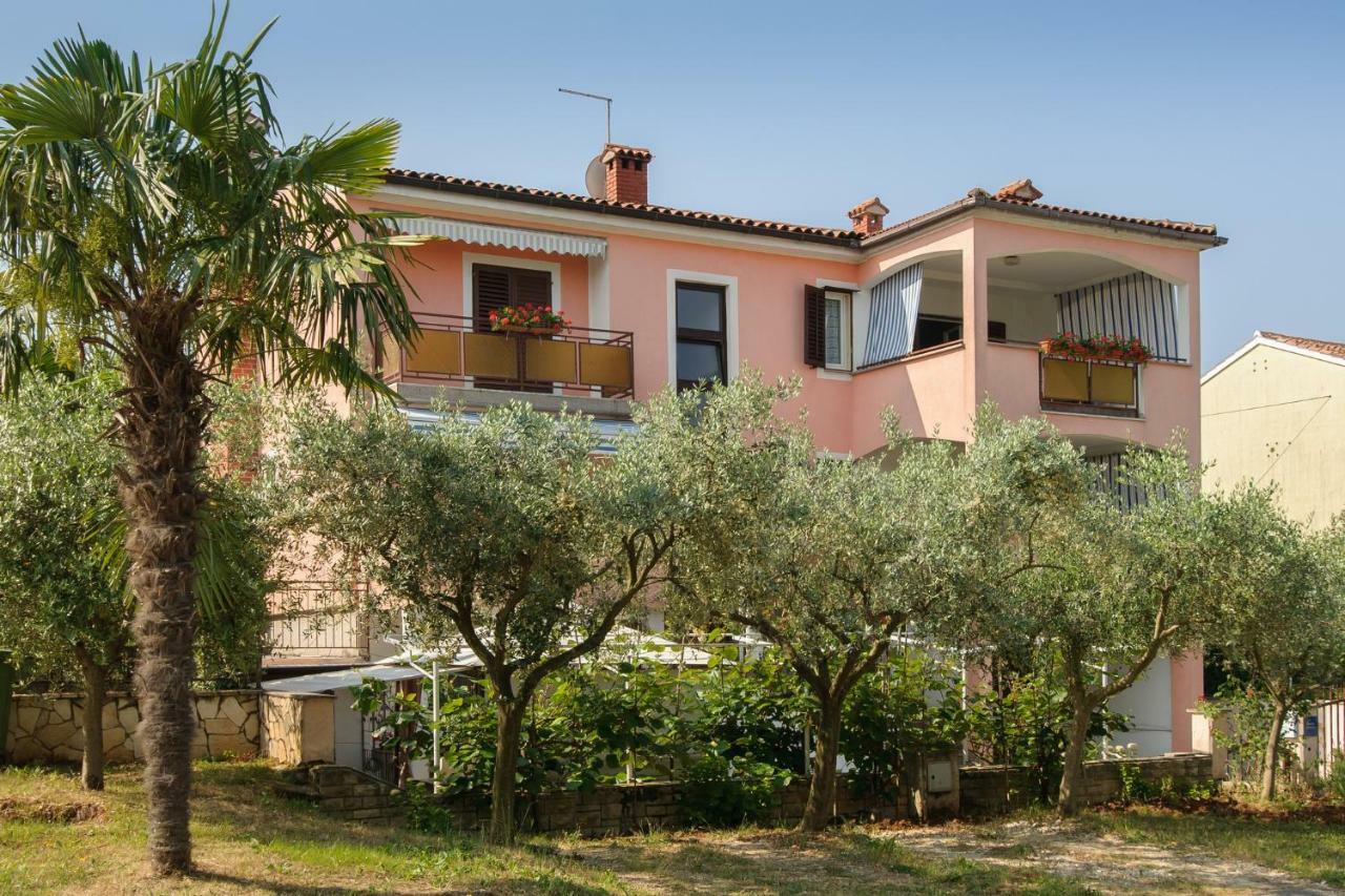 Apartments Nives Poreč Buitenkant foto